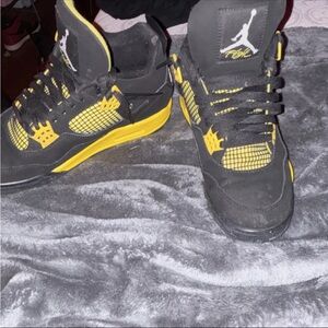 Jordan Men's Sneakers in Black and Yellow